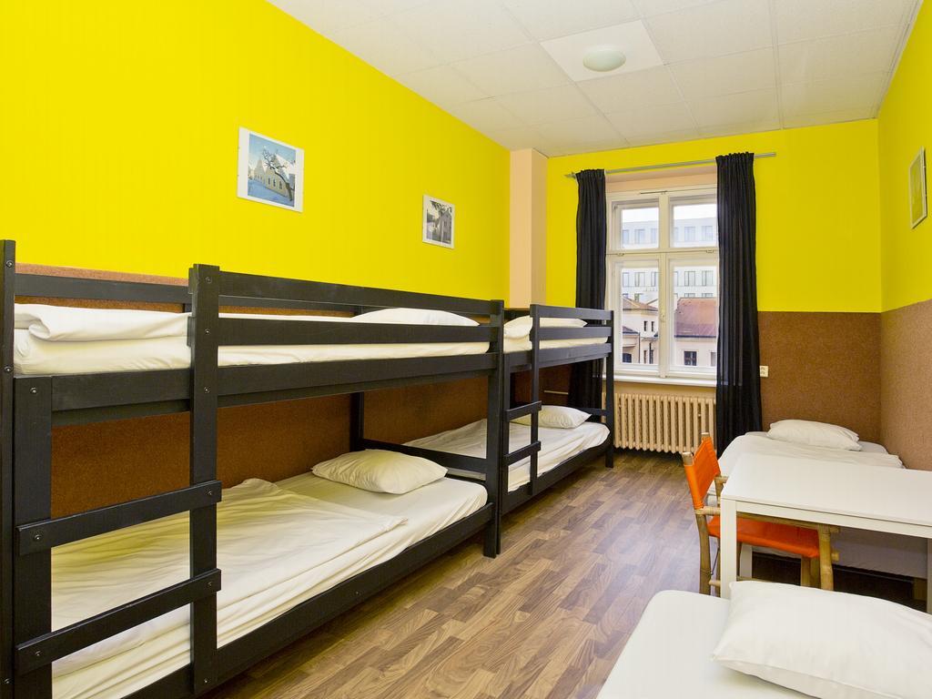 A Plus Hotel & Hostel Prag Exteriör bild