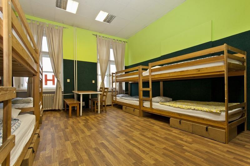 A Plus Hotel & Hostel Prag Exteriör bild